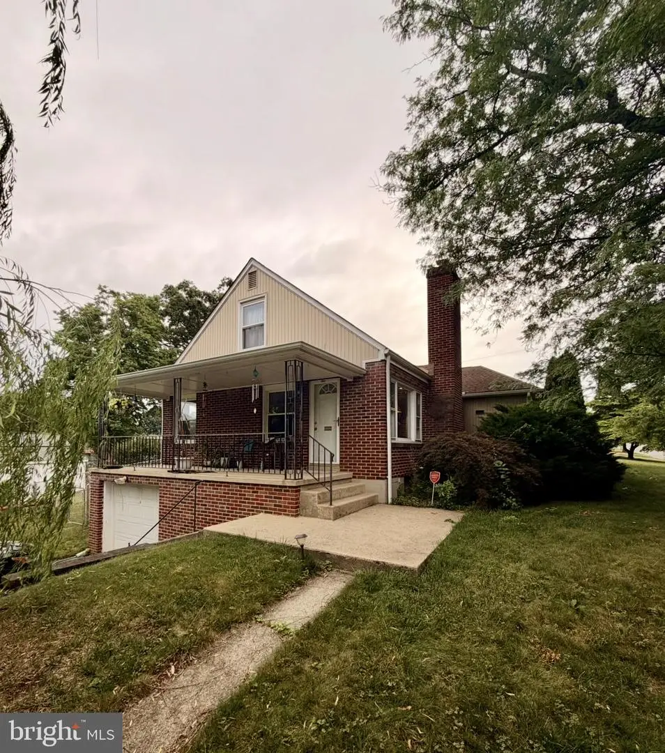 3801 Stoudts Ferry Bridge Rd, Reading, PA 19605 - #1