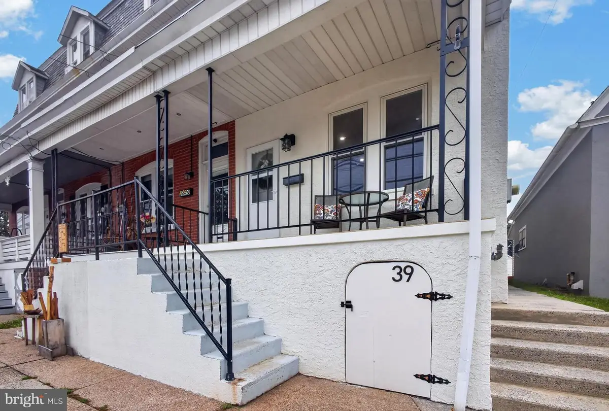 39 S Madison St, Boyertown, PA 19512 - #1