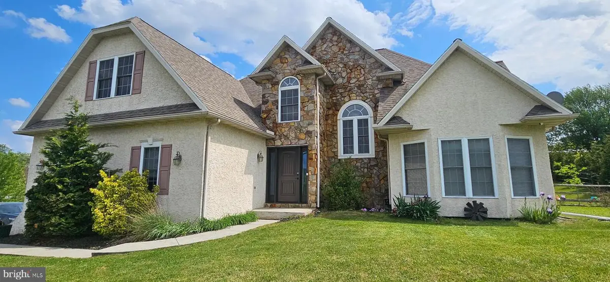 302 Chris Dr, Lenhartsville, PA 19534 - #1