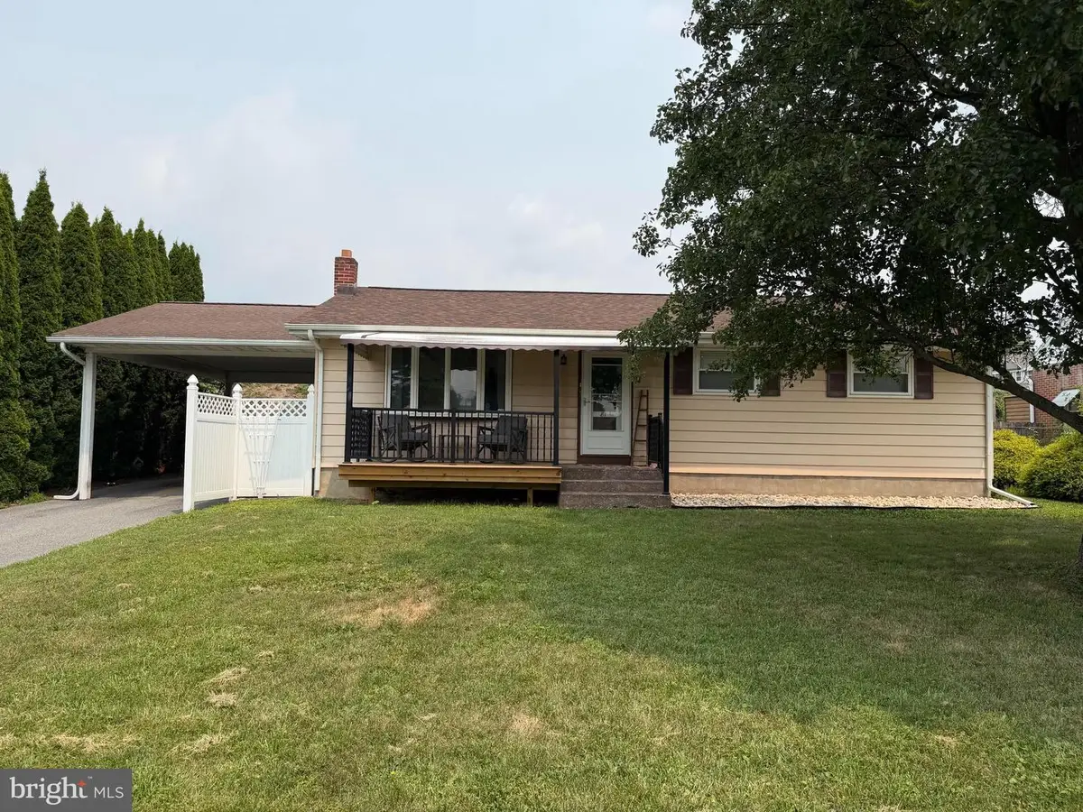 81 E College Ave, Wernersville, PA 19565 - #1