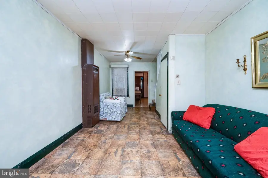 641 Clinton St, Reading, PA 19601 - #3