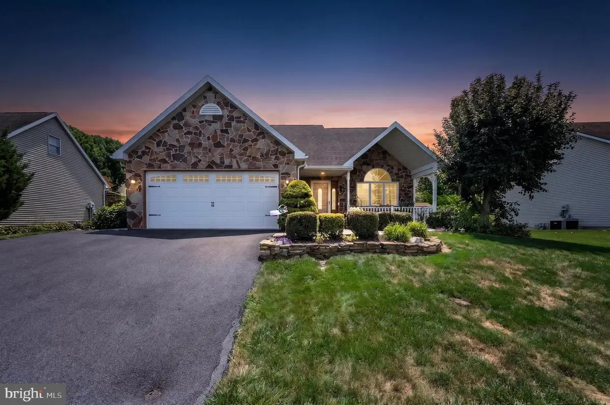 128 Hill Rd, Blandon, PA 19510 - #1