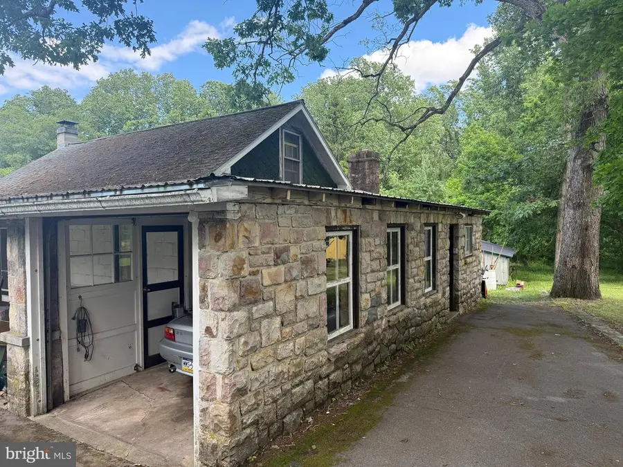 3521 Pricetown Rd, Fleetwood, PA 19522 - #2