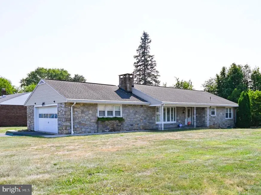 100 W 47th St, Reading, PA 19606 - #1