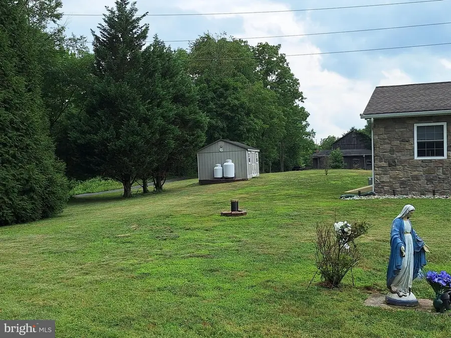 423 S Baumstown Rd, Birdsboro, PA 19508 - #3
