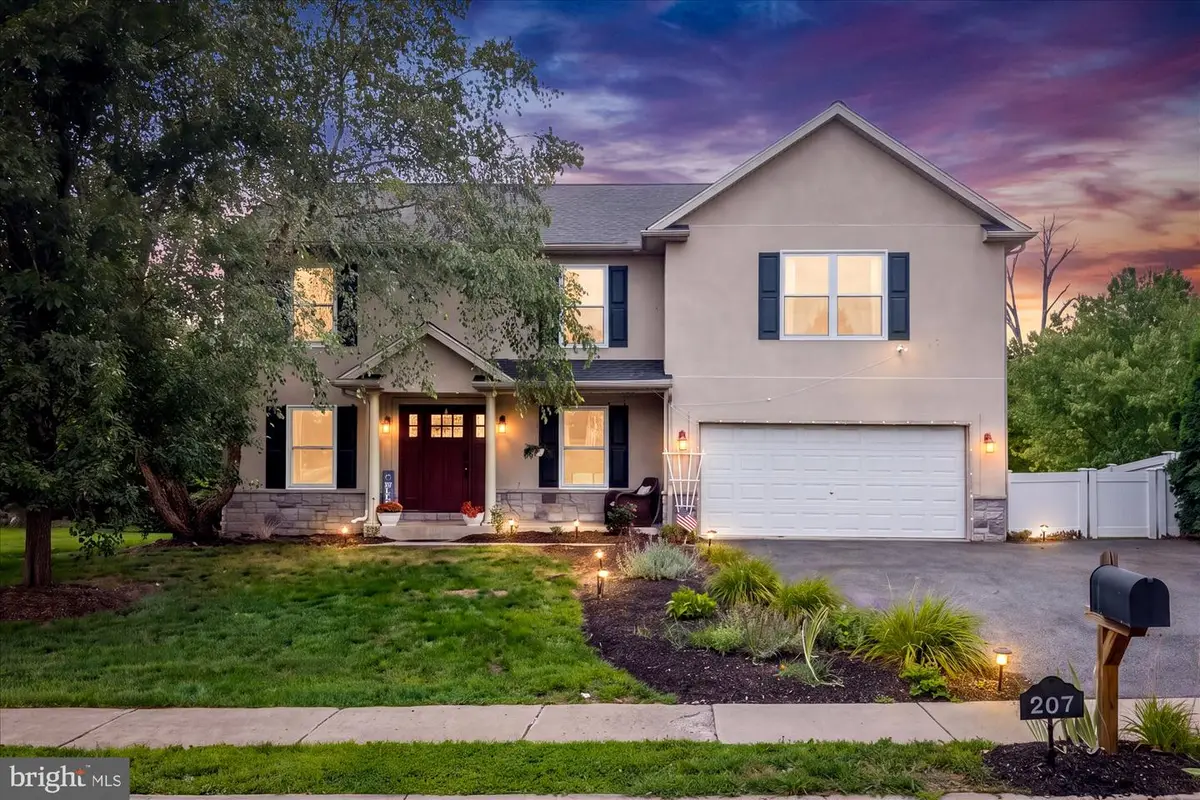207 Balsam Dr, Douglassville, PA 19518 - #1