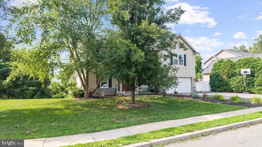 207 Balsam Dr, Douglassville, PA 19518 - #3