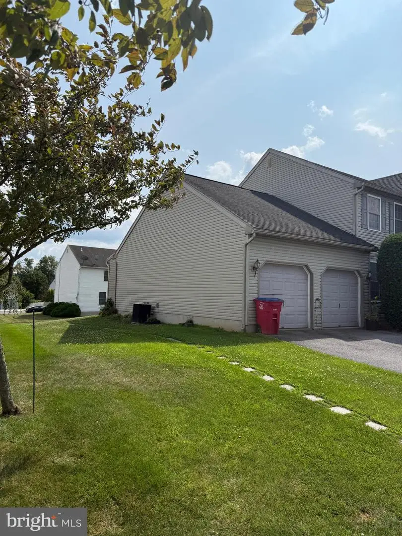 215 N Sandy Ln, Sinking Spring, PA 19608 - #3