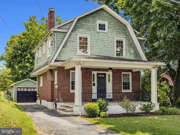 11 Laird St, WEST LAWN, PA 19609
