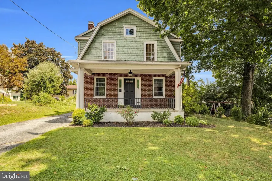11 Laird St, West Lawn, PA 19609 - #2