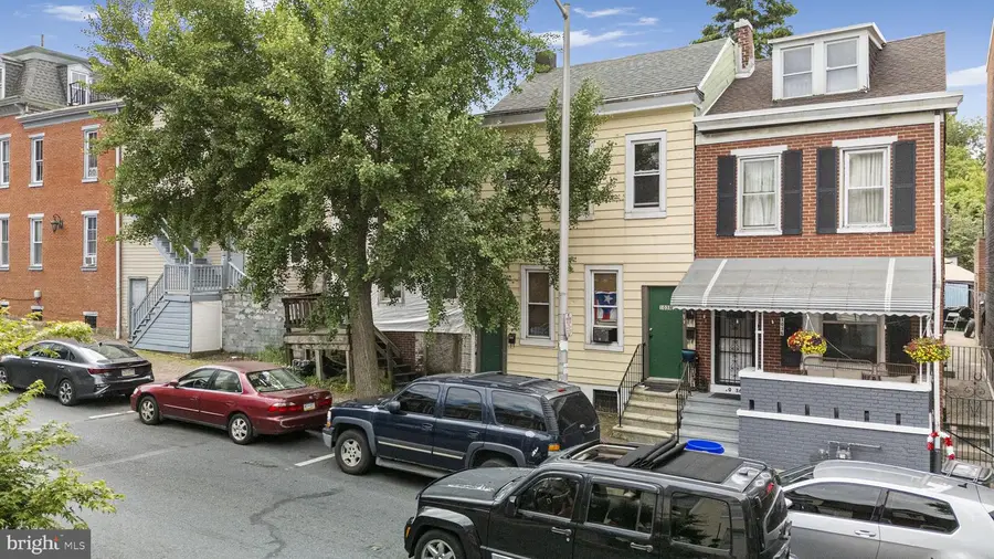 1038 Walnut St, Reading, PA 19601 - #2