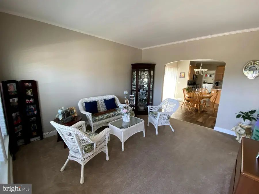 47 Daphne Ct, Douglassville, PA 19518 - #2