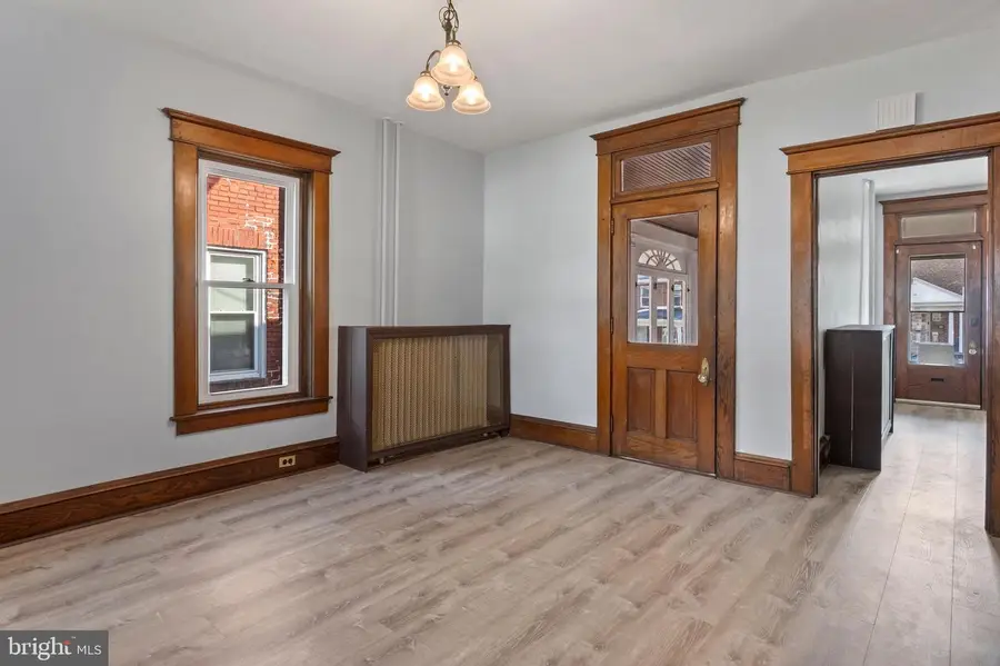 122 Arlington St, Reading, PA 19611 - #3