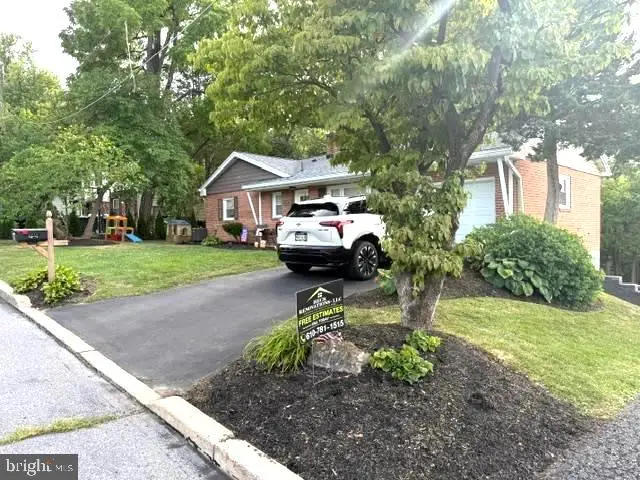 1024 Crestview Ave, Reading, PA 19607 - #3