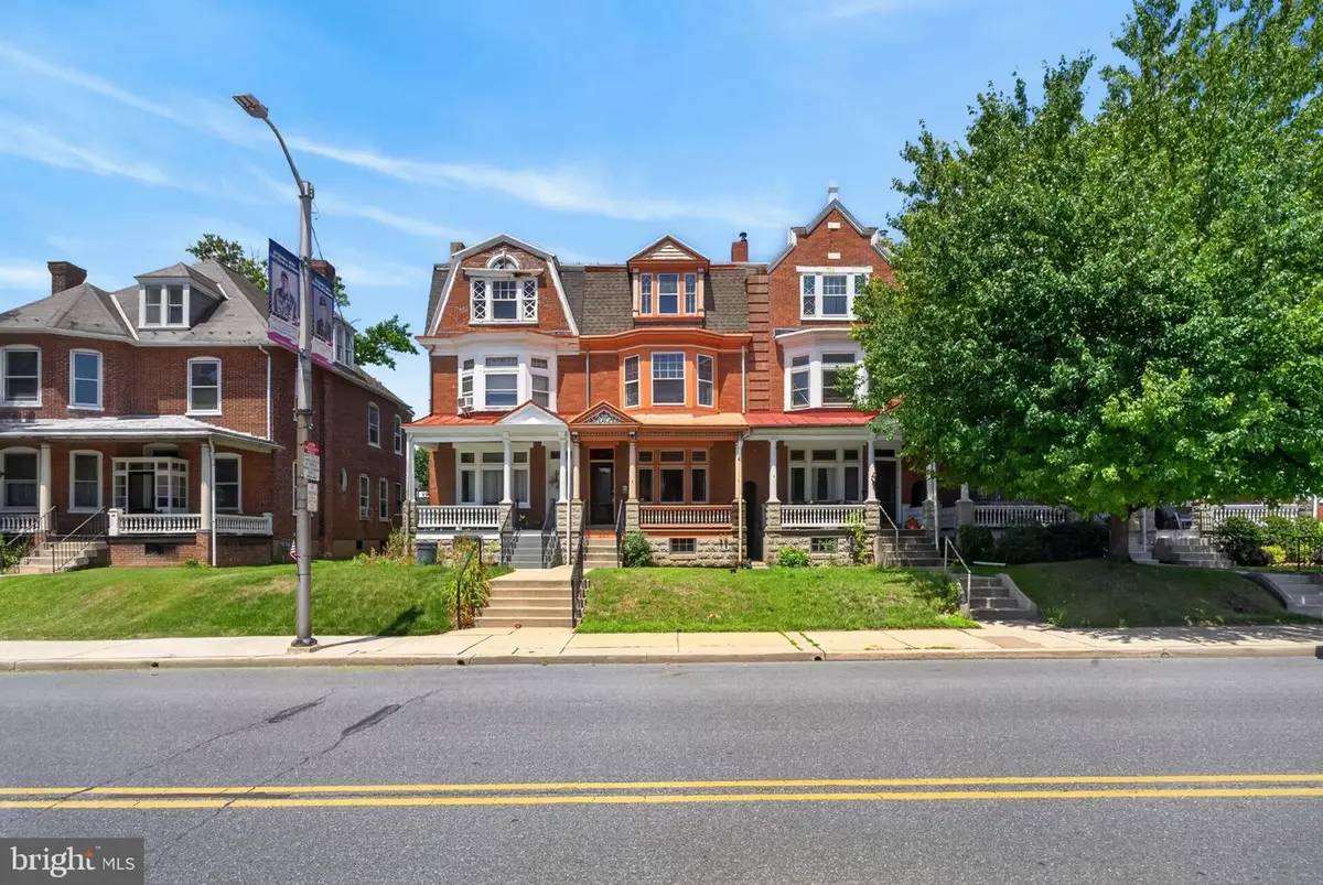 225 E Main St, Kutztown, PA 19530 - #1
