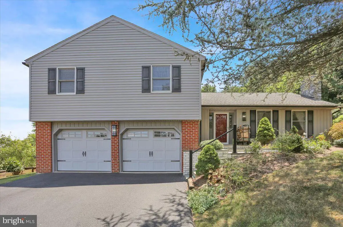 209 Pembroke Dr, Reading, PA 19607 - #1