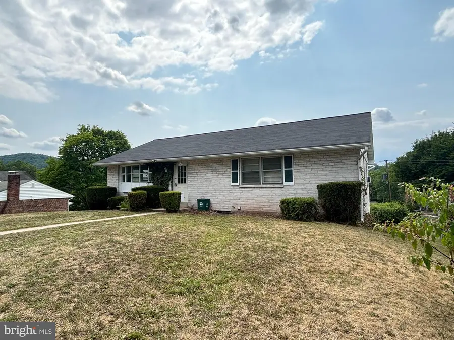 328 Ashley Dr, Reading, PA 19607 - #3