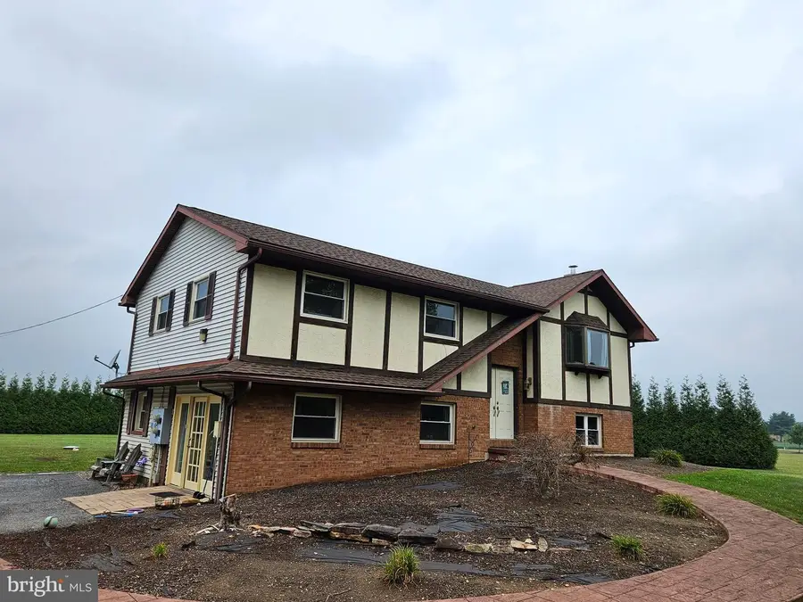 36 Hunter Liggett Dr, Shoemakersville, PA 19555 - #2