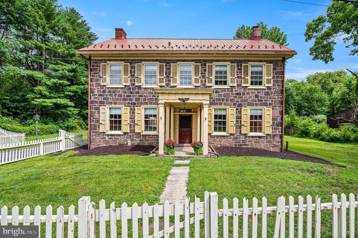 25 Unionville Rd, Douglassville, PA 19518 - #1