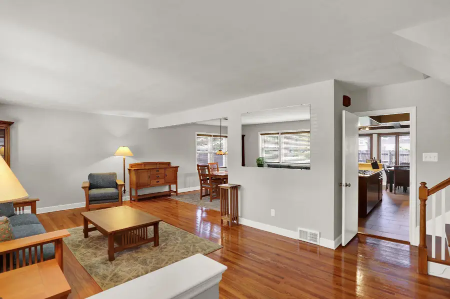 2401 Bressler Dr, West Lawn, PA 19609 - #3
