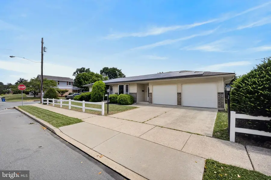 205 Elwyn Ave, Sinking Spring, PA 19608 - #2