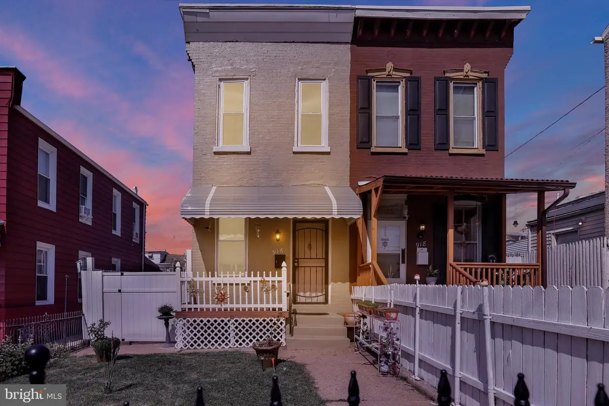 916 N 6th St, Reading, PA 19601 - #1