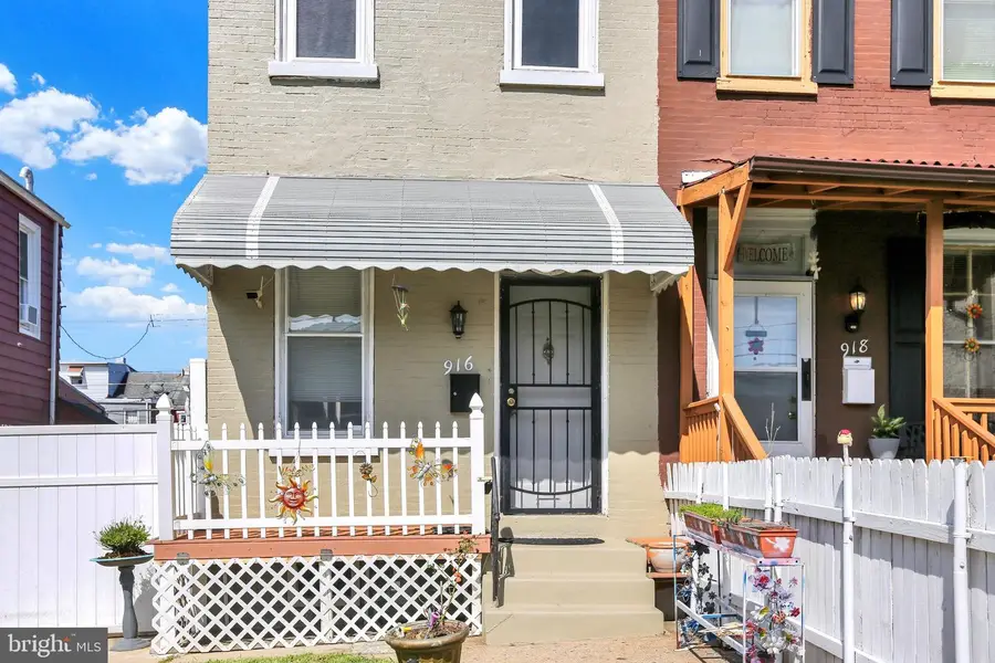 916 N 6th St, Reading, PA 19601 - #2