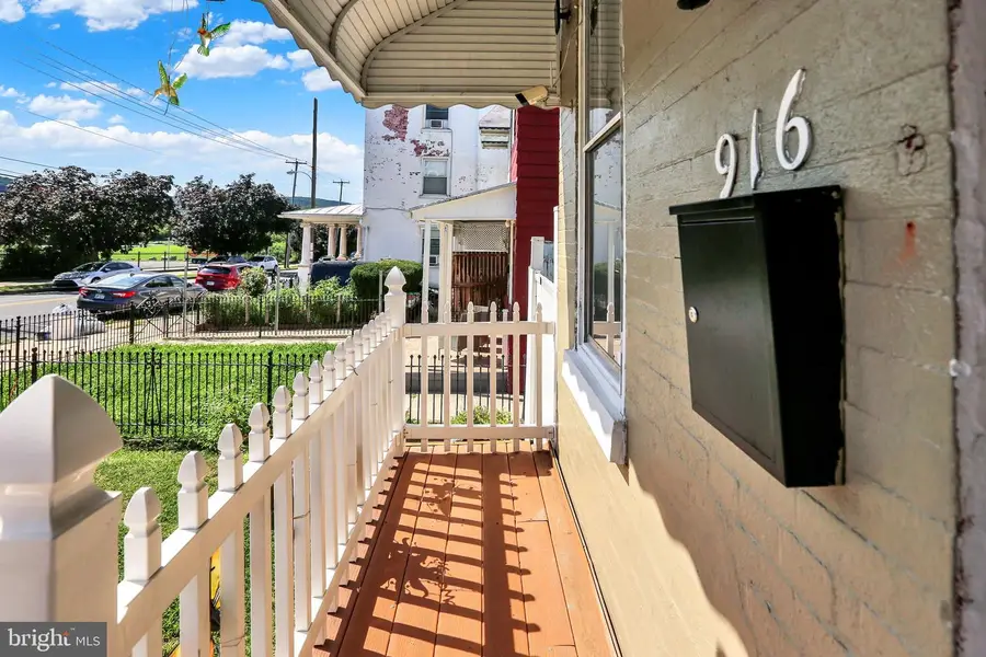 916 N 6th St, Reading, PA 19601 - #3