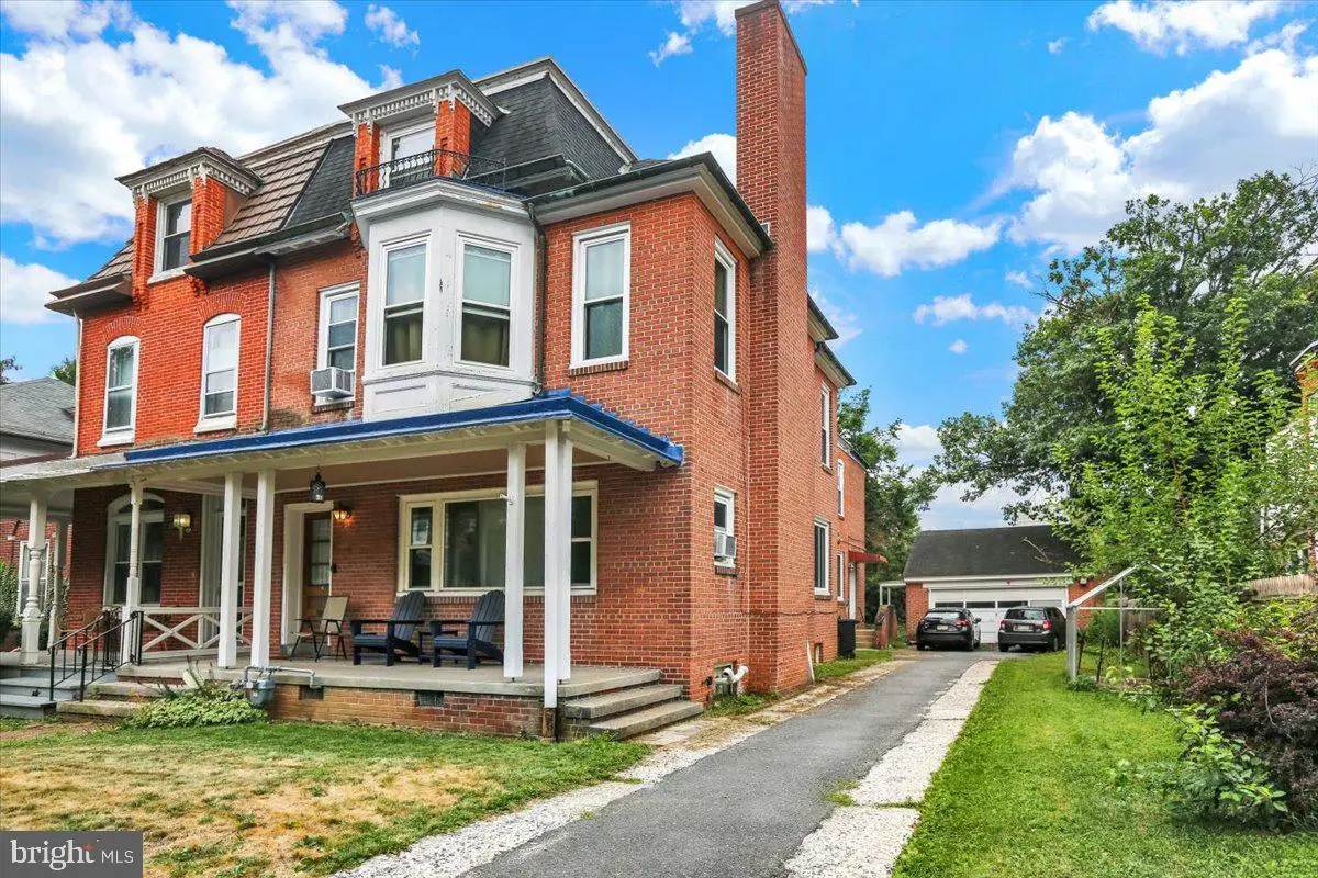 132 Windsor St, Reading, PA 19601 - #1