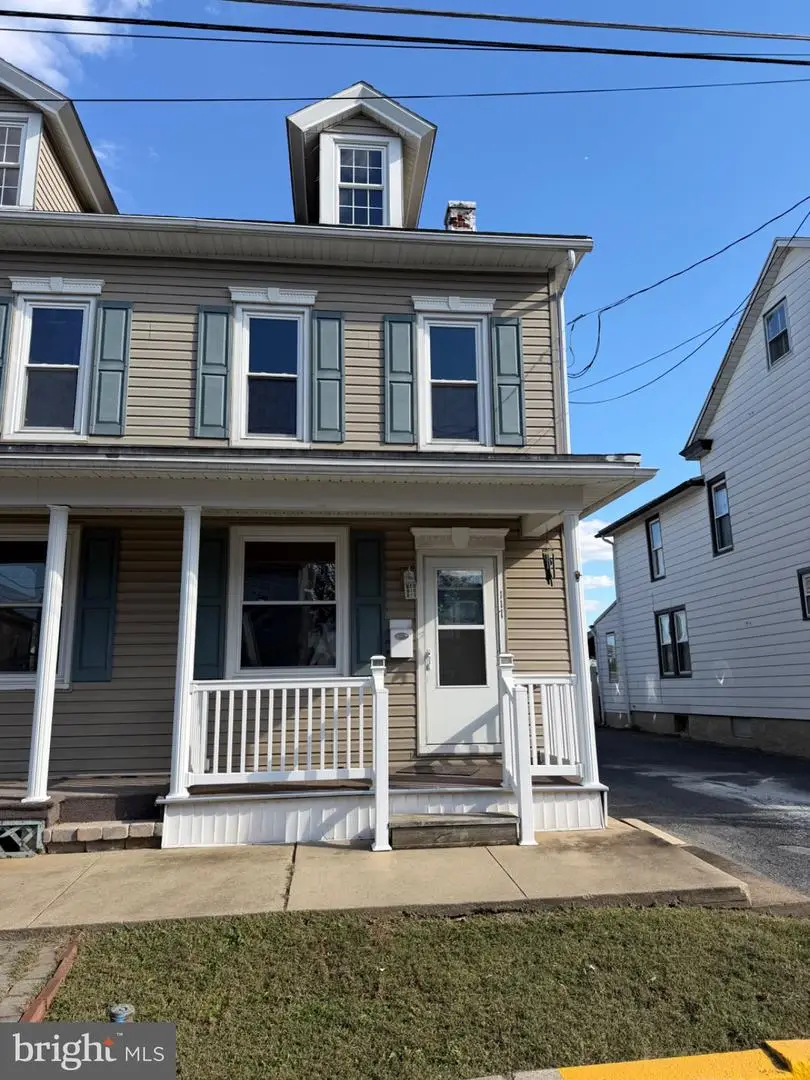 117 N Robeson St, Robesonia, PA 19551 - #2