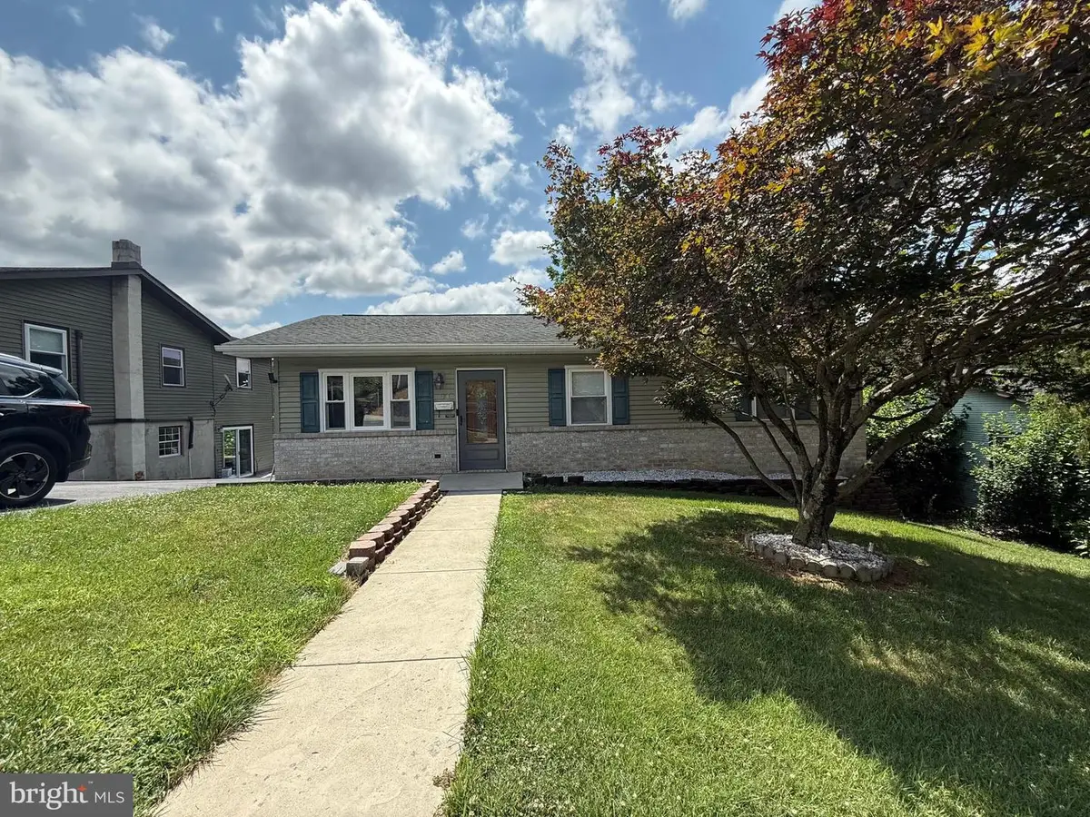 134 Gerald Ave, Reading, PA 19607 - #1