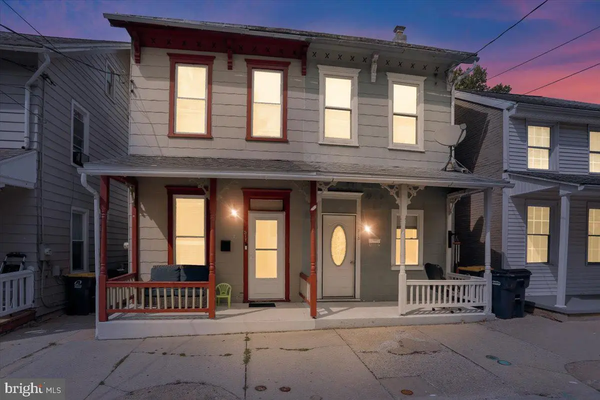 317 W High St, Womelsdorf, PA 19567 - #1