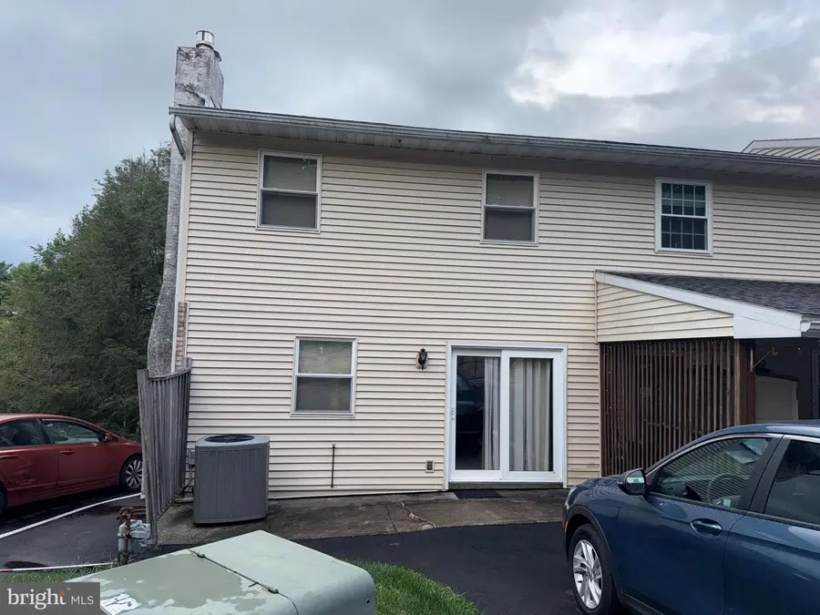 146 Village Dr, Boyertown, PA 19512 - #2