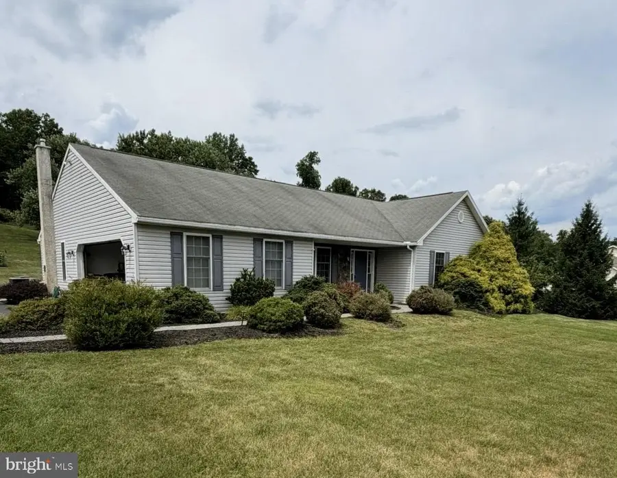 44 Beaver Valley Ct, Birdsboro, PA 19508 - #2