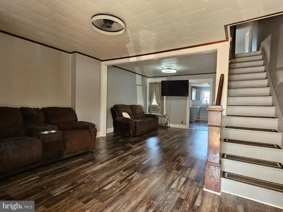 29 Spruce St, Topton, PA 19562 - #3
