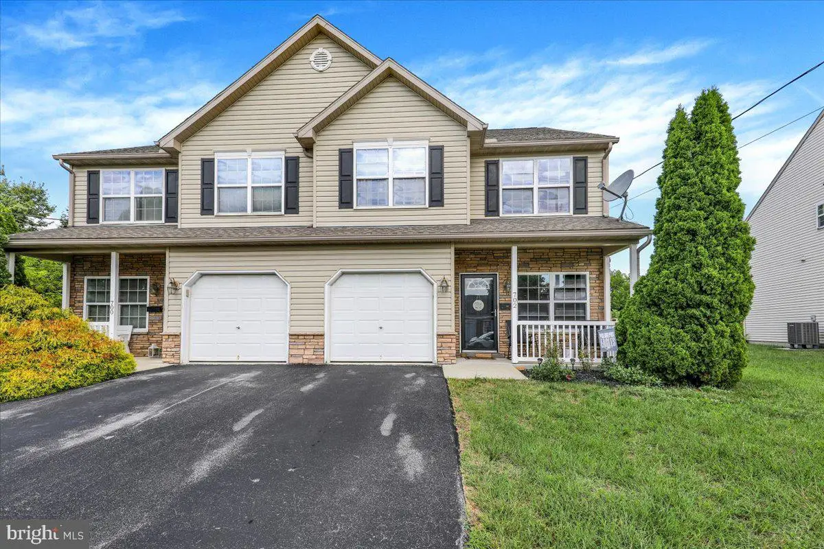 702 Water St, Temple, PA 19560 - #1
