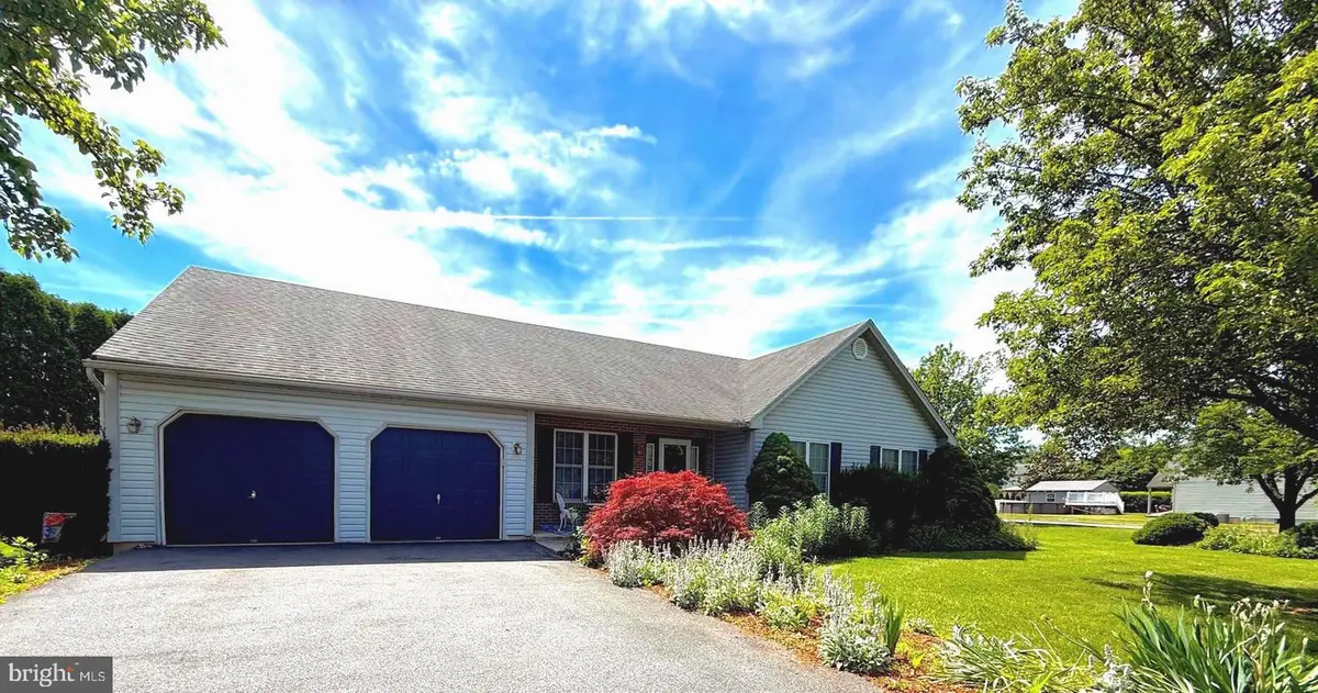 4400 Prestwick Dr, Reading, PA 19606 - #1