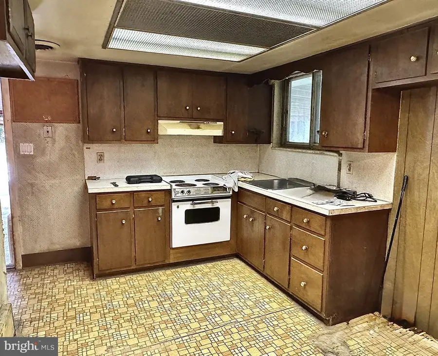 420 Chapel Hill Rd, Sinking Spring, PA 19608 - #3