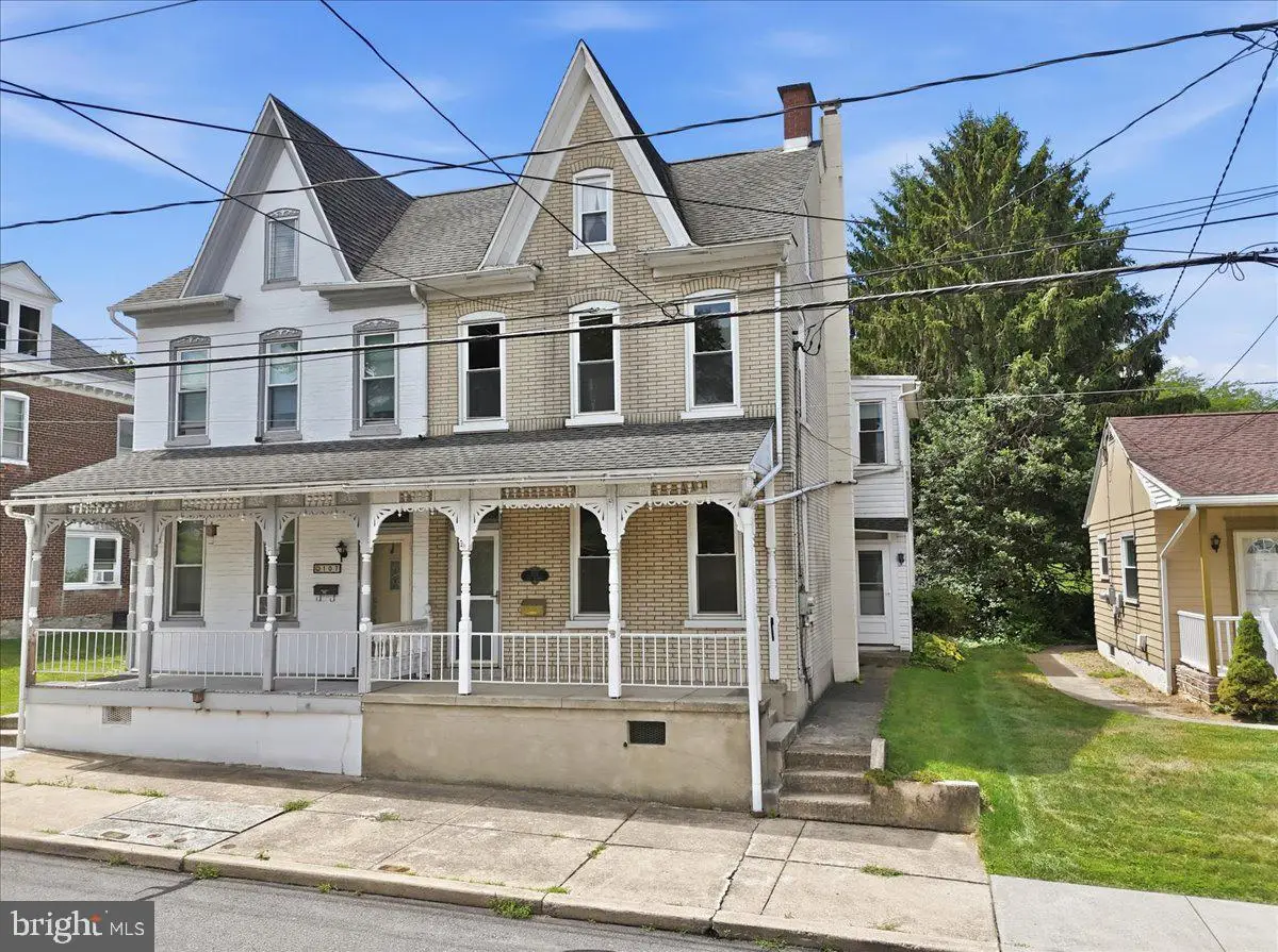 105 S Whiteoak St, Kutztown, PA 19530 - #1