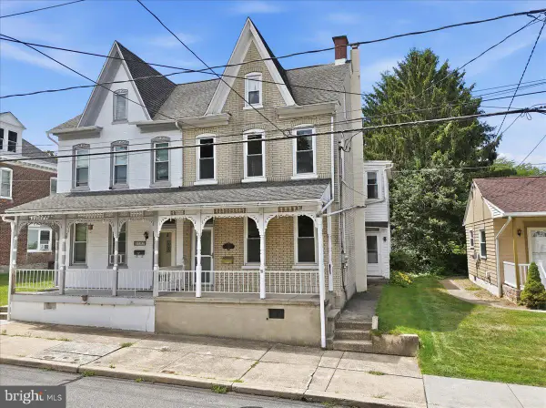 105 S Whiteoak St, KUTZTOWN, PA 19530