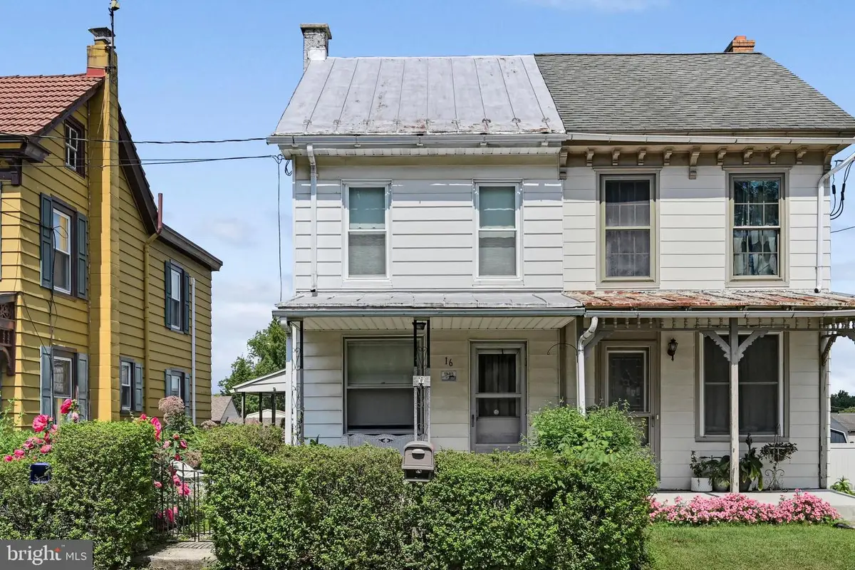 16 Grove Rd, Blandon, PA 19510 - #1