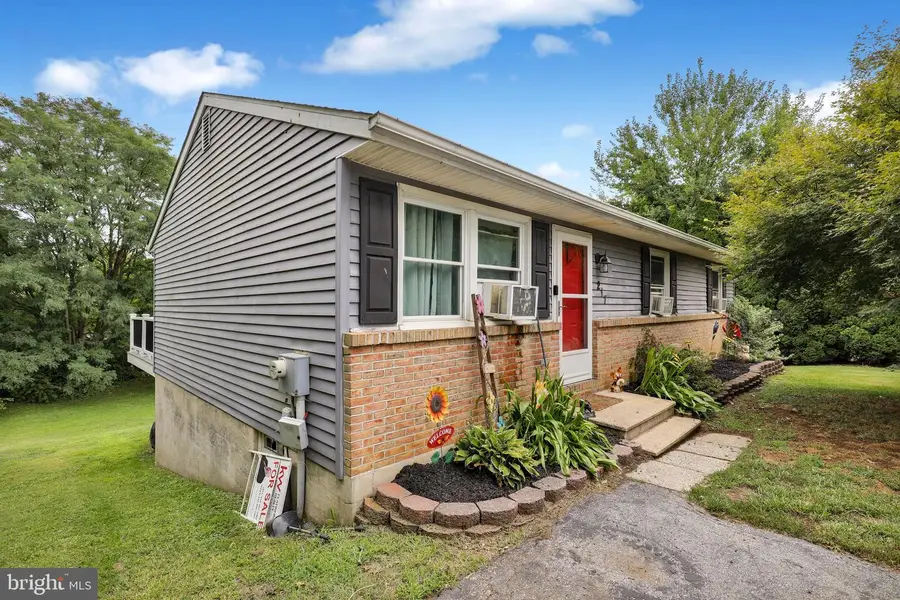 217 Smokering Dr, Robesonia, PA 19551 - #3