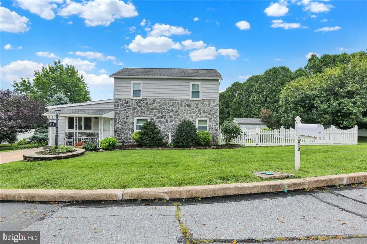 513 Pershing Blvd, Reading, PA 19607 - #1