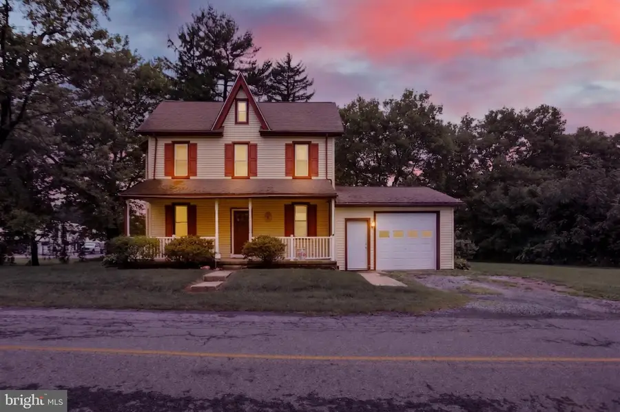 8 Cemetery Rd, Fleetwood, PA 19522 - #3