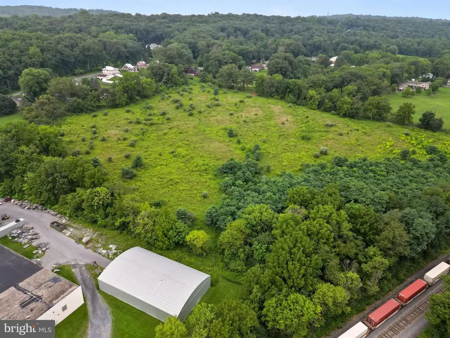 223 W Poplar St, Fleetwood, PA 19522 - #3