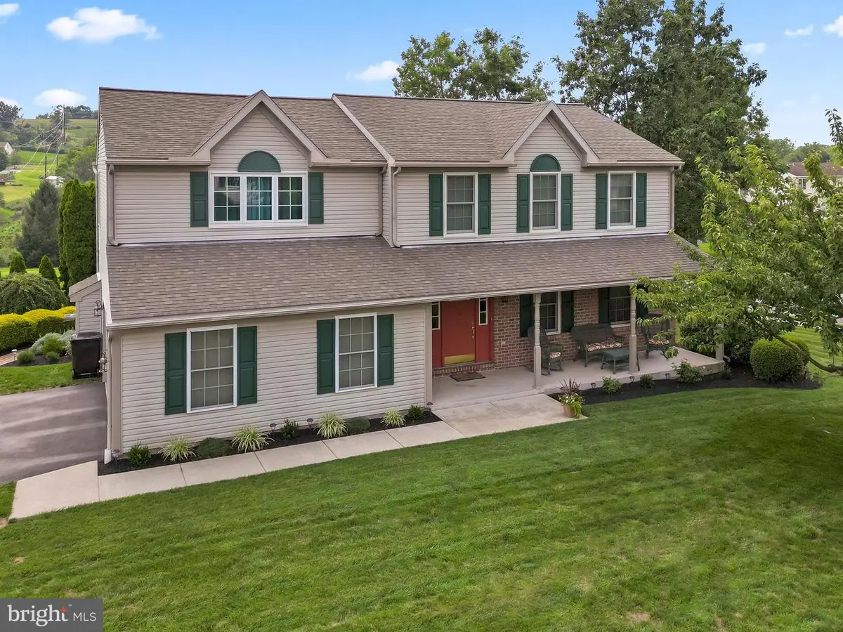 5010 Rising Sun Dr, Douglassville, PA 19518 - #1