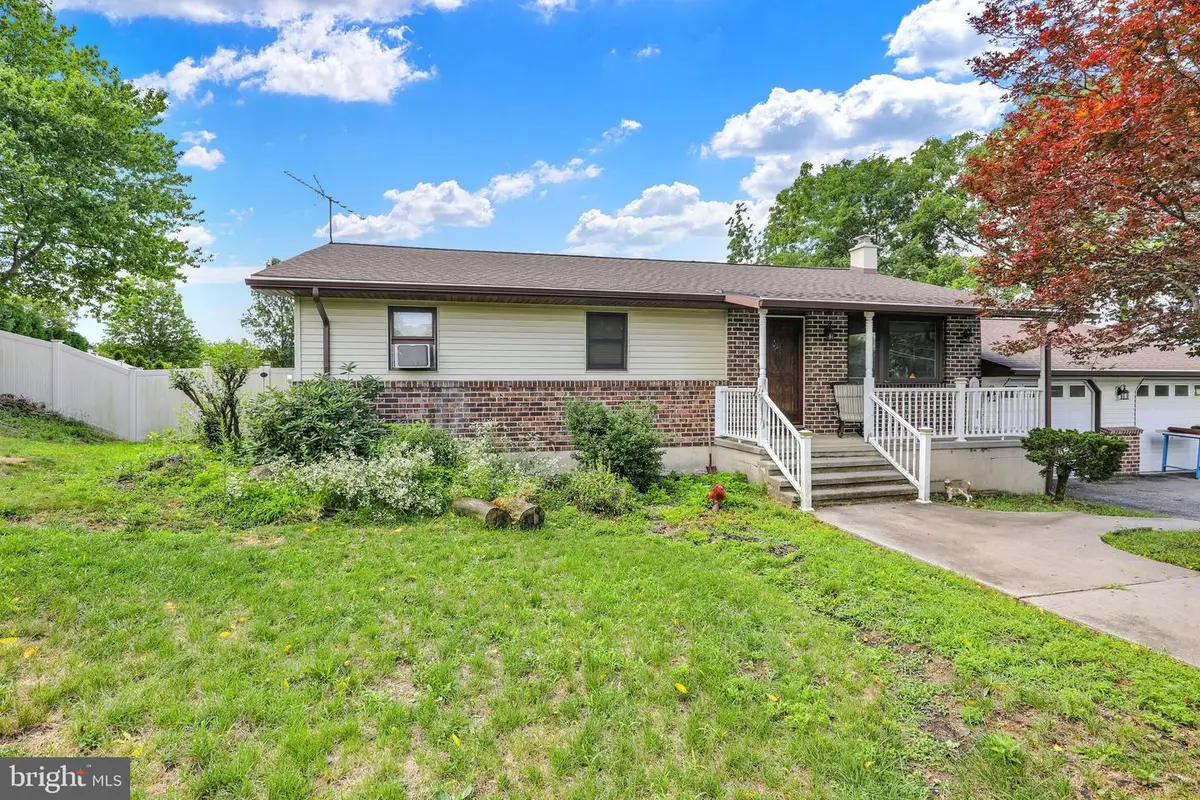 926 Christmas Village Rd, Bernville, PA 19506 - #1