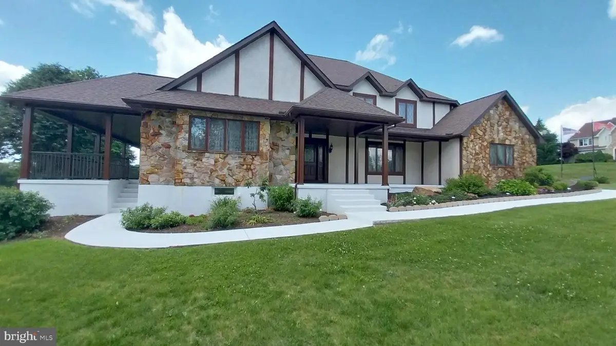 17 Augusta Ln, Fleetwood, PA 19522 - #1