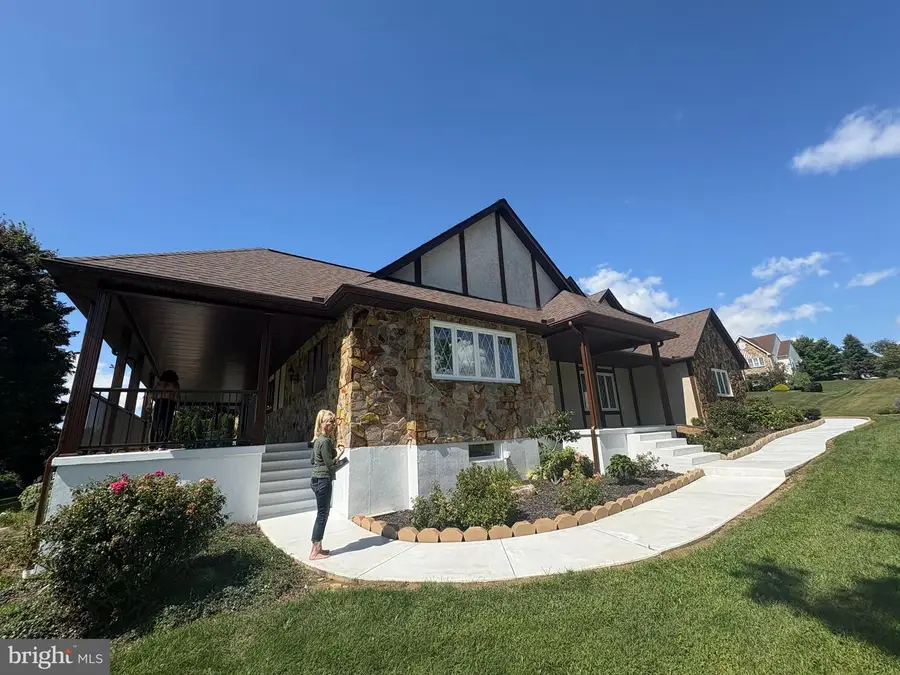 17 Augusta Ln, Fleetwood, PA 19522 - #2