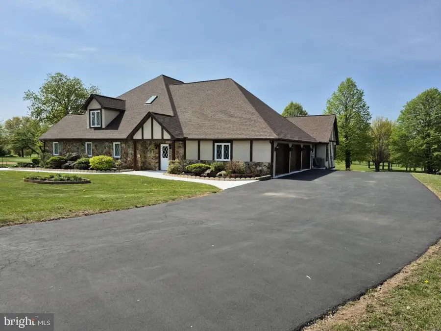 17 Augusta Ln, Fleetwood, PA 19522 - #3